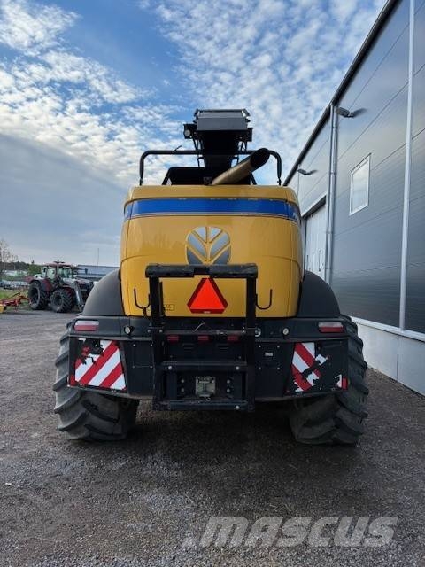 New Holland FR 650 علافات ذاتية الدفع