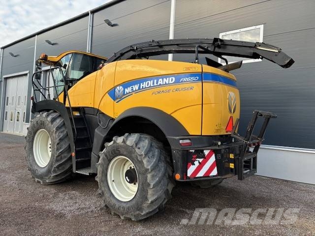 New Holland FR 650 علافات ذاتية الدفع