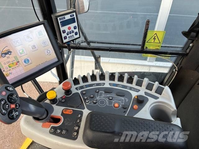 New Holland FR 650 علافات ذاتية الدفع