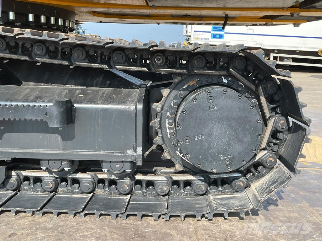 JCB 205 حفارات زحافة