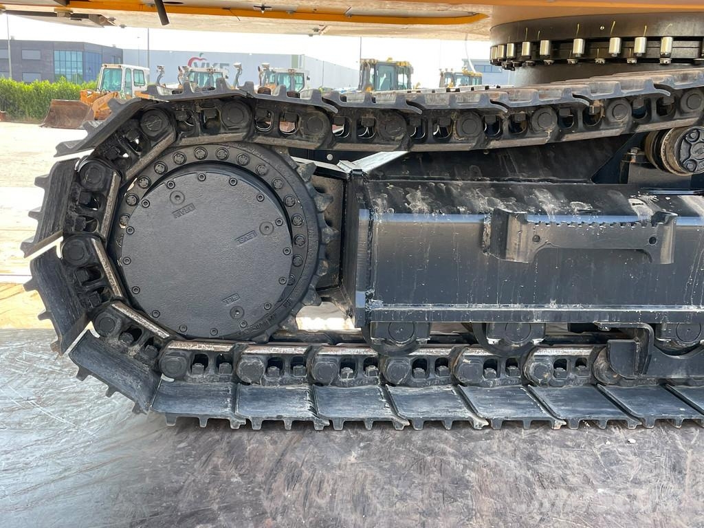 JCB 205 حفارات زحافة