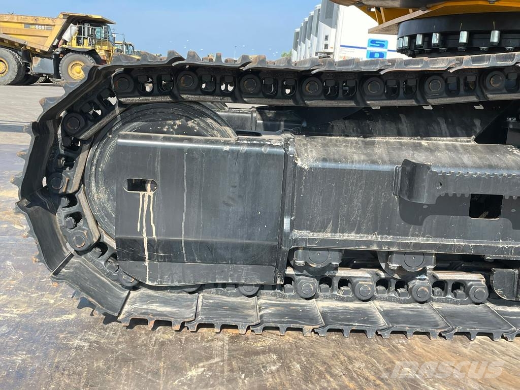 JCB 205 حفارات زحافة