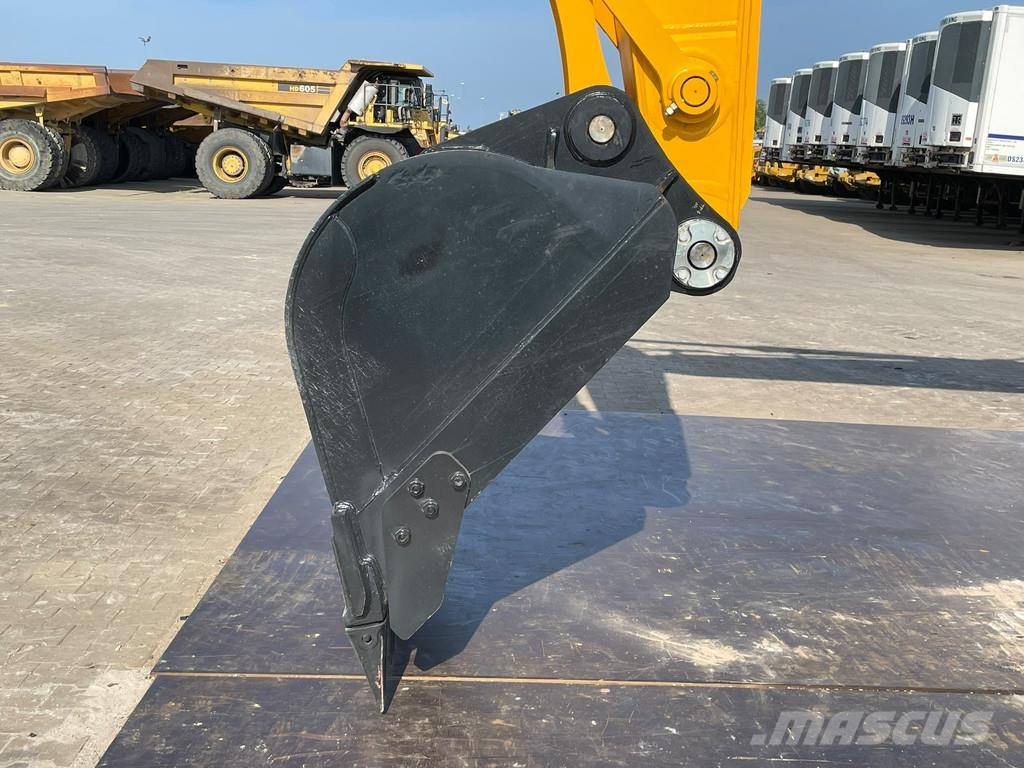 JCB 205 حفارات زحافة
