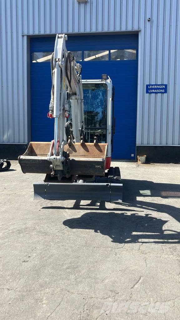 Takeuchi TB 225 Mini ekskavatörler, 7 tona dek