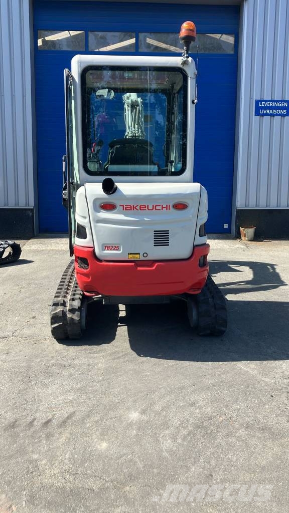 Takeuchi TB 225 Mini ekskavatörler, 7 tona dek