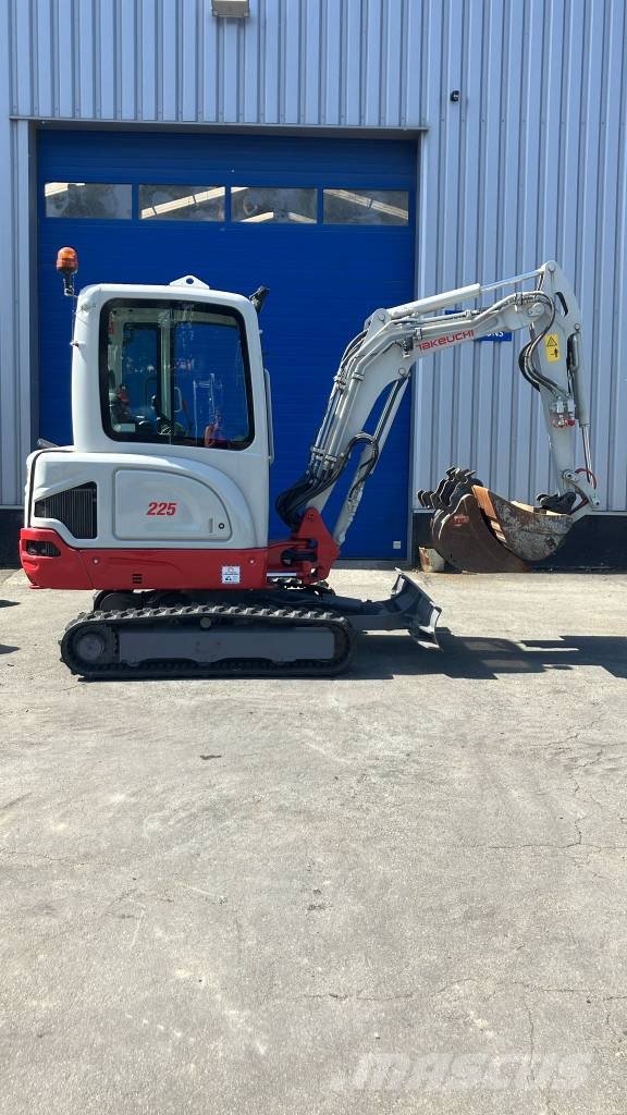 Takeuchi TB 225 Mini ekskavatörler, 7 tona dek