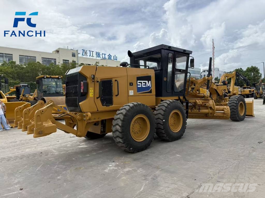 SEM 920F Graders