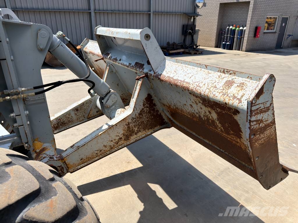 CAT 120M - CE Tiehöylät