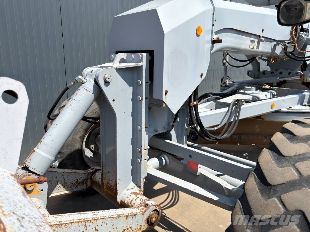 CAT 120M - CE Tiehöylät