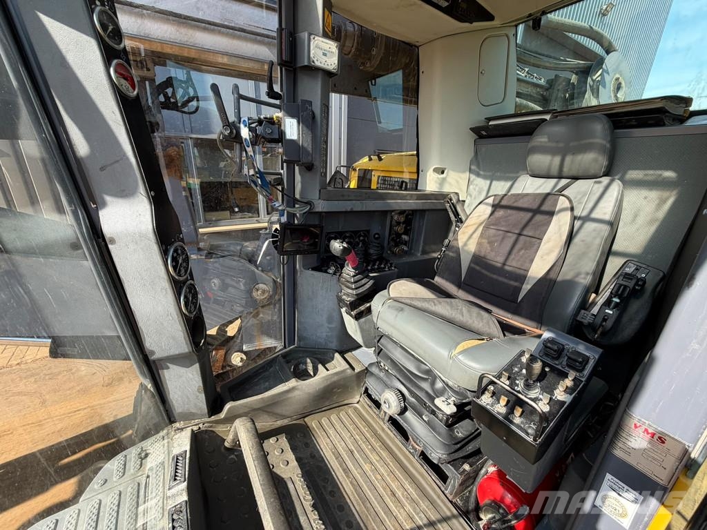 Atlas Copco L6-25 Surface drill rigs