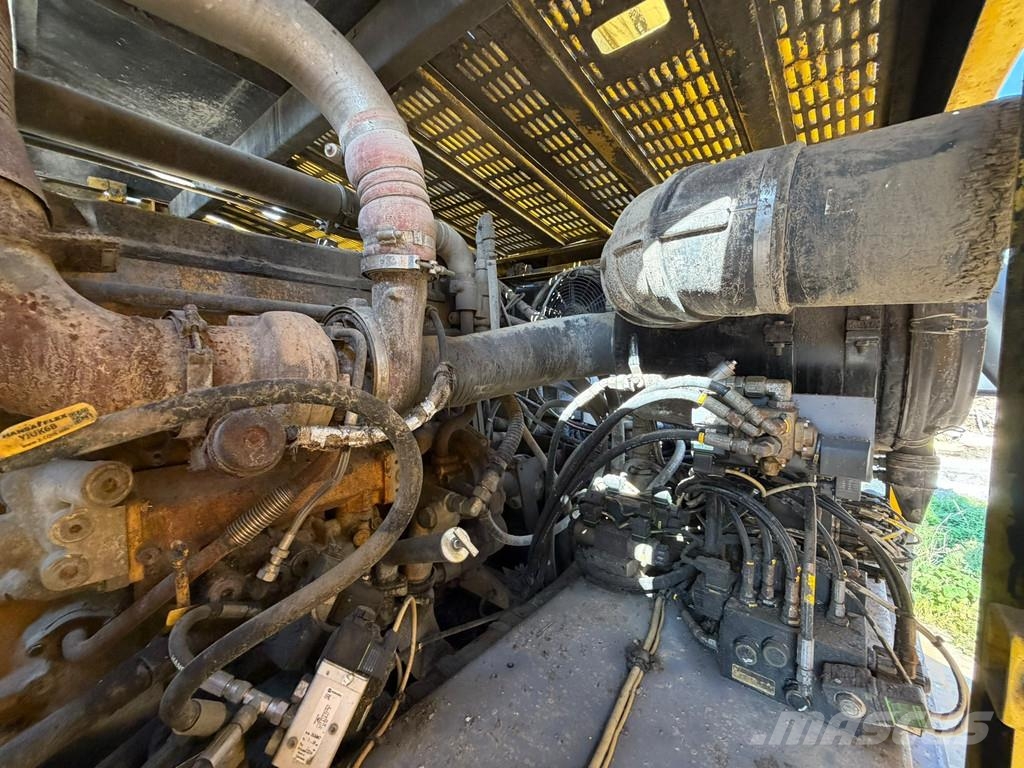 Atlas Copco L6-25 Surface drill rigs