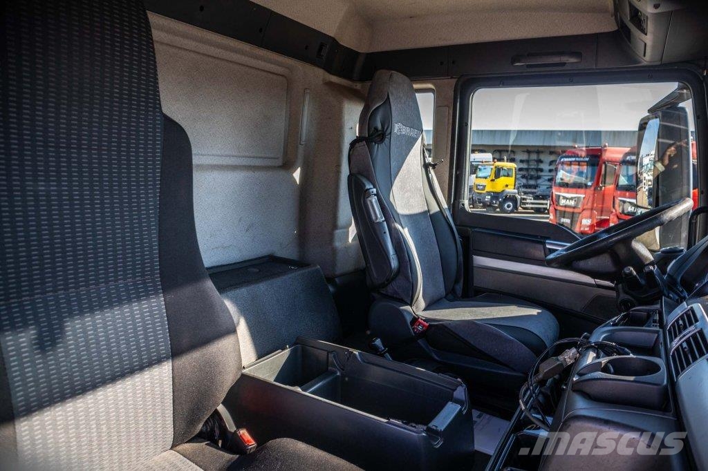 MAN TGS 18.360 LL 탑차 트럭