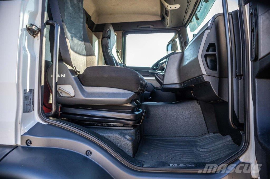 MAN TGS 18.360 LL 탑차 트럭
