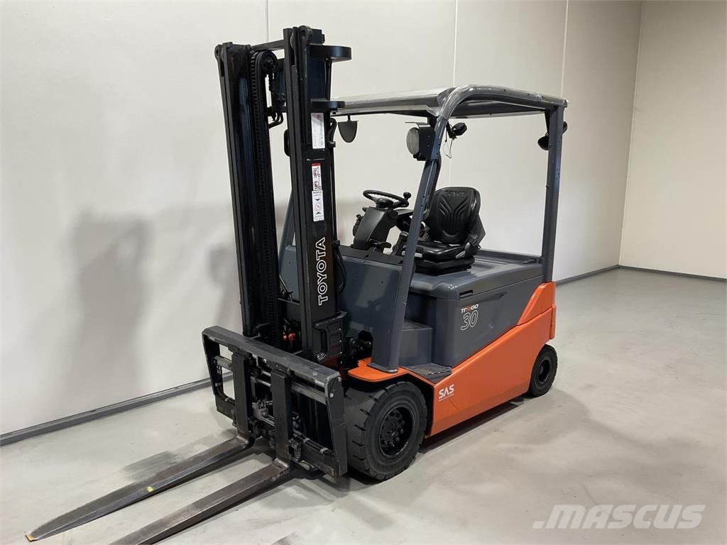 Toyota 8FBMT30 Electric forklifts
