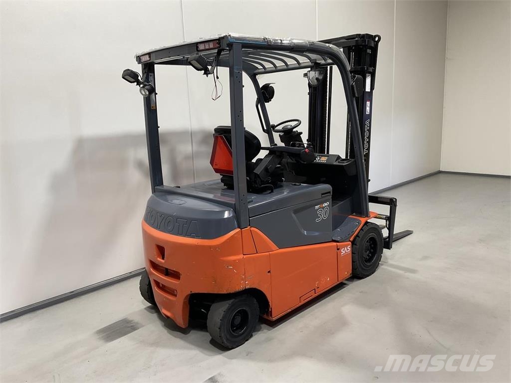 Toyota 8FBMT30 Electric forklifts