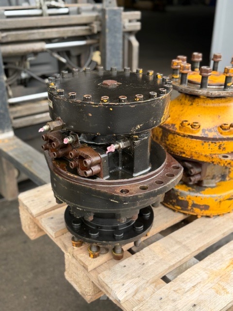 Dynapac CS 141 used hydraulic motor poclain Hidráulicos