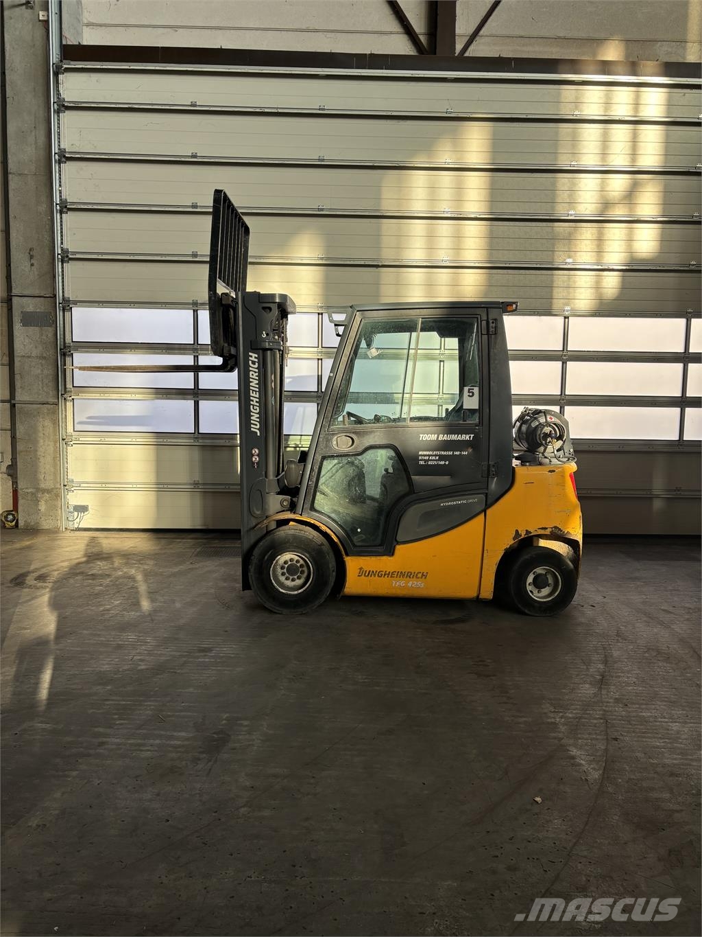 Jungheinrich TFG 425 S Triplex 5.000 mm 天然气叉车