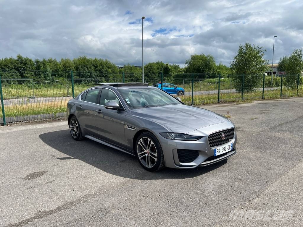 Jaguar XE 20MY SE R-DYN. 2.0L D 180 BVA8 Cockpit PANO Carros