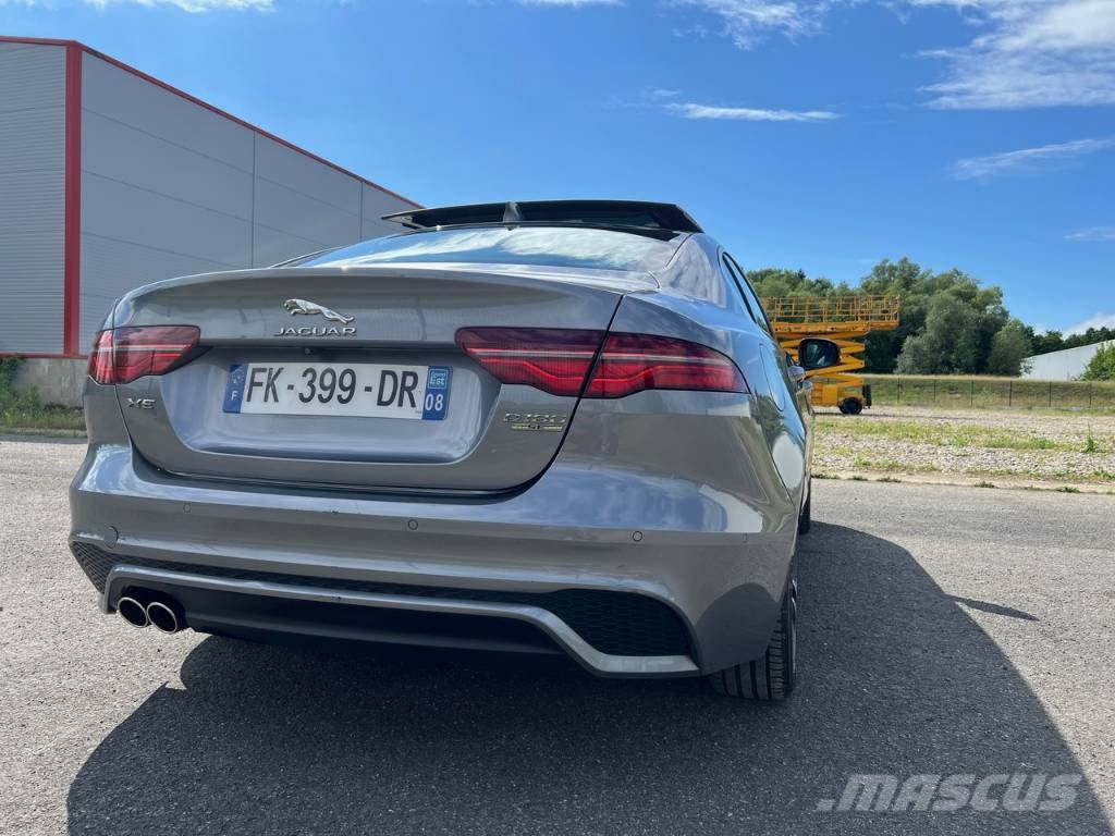 Jaguar XE 20MY SE R-DYN. 2.0L D 180 BVA8 Cockpit PANO Carros