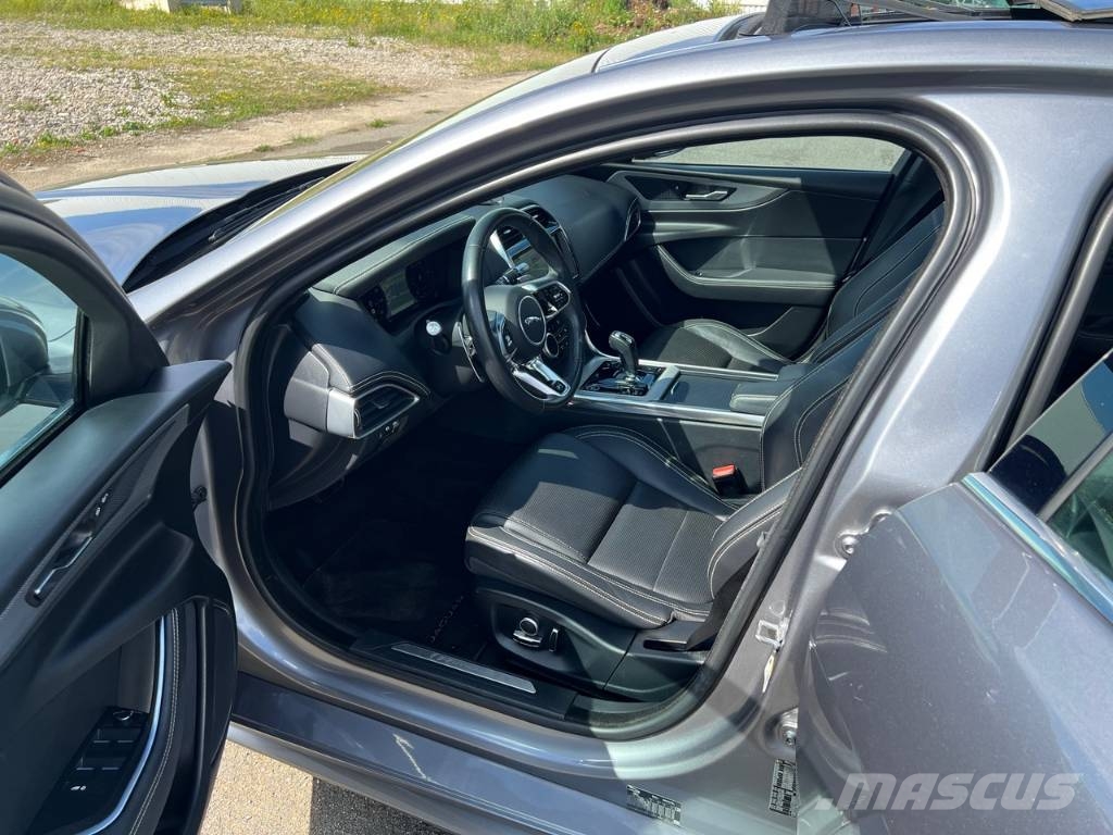 Jaguar XE 20MY SE R-DYN. 2.0L D 180 BVA8 Cockpit PANO Carros