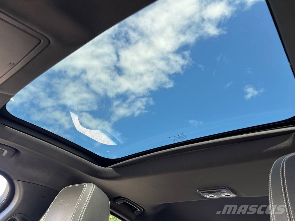 Jaguar XE 20MY SE R-DYN. 2.0L D 180 BVA8 Cockpit PANO Carros