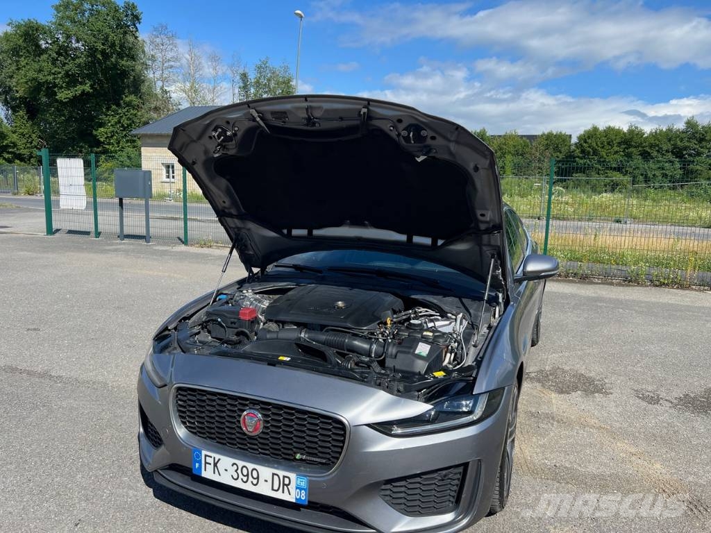 Jaguar XE 20MY SE R-DYN. 2.0L D 180 BVA8 Cockpit PANO Carros