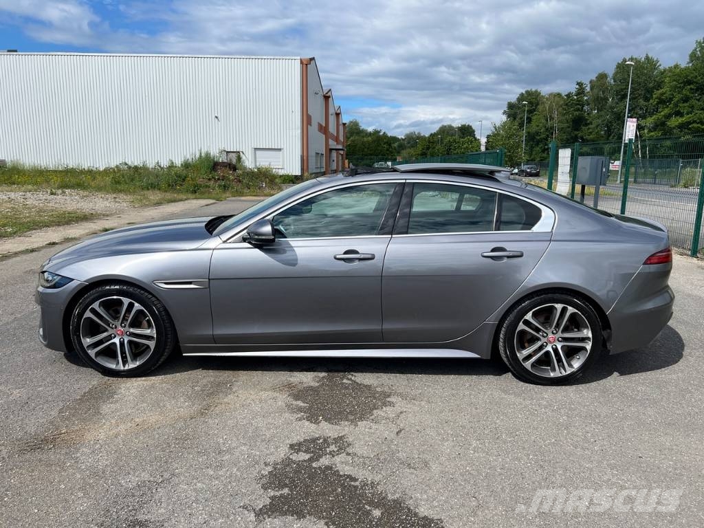 Jaguar XE 20MY SE R-DYN. 2.0L D 180 BVA8 Cockpit PANO Carros