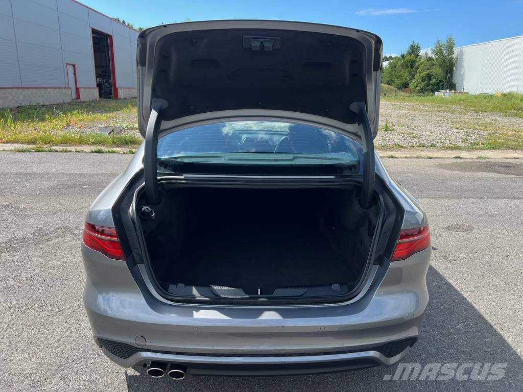 Jaguar XE 20MY SE R-DYN. 2.0L D 180 BVA8 Cockpit PANO Carros