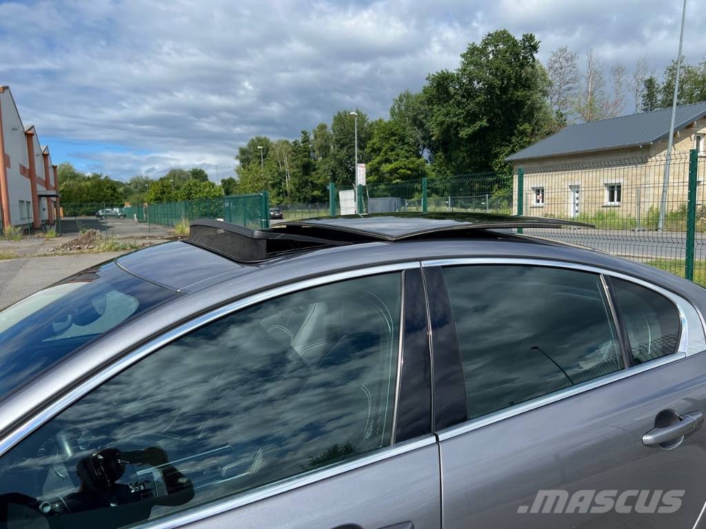 Jaguar XE 20MY SE R-DYN. 2.0L D 180 BVA8 Cockpit PANO Carros