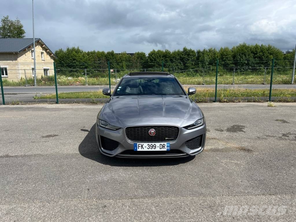 Jaguar XE 20MY SE R-DYN. 2.0L D 180 BVA8 Cockpit PANO Carros