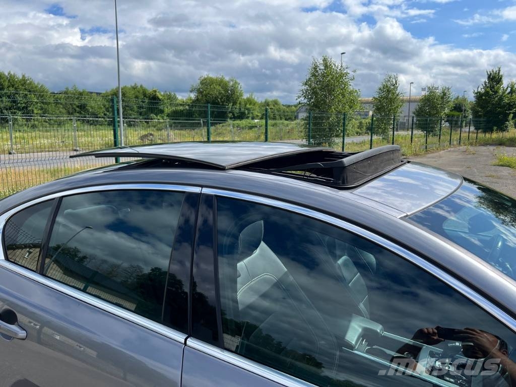 Jaguar XE 20MY SE R-DYN. 2.0L D 180 BVA8 Cockpit PANO Carros