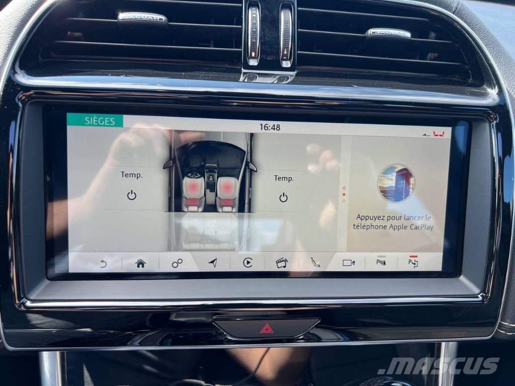 Jaguar XE 20MY SE R-DYN. 2.0L D 180 BVA8 Cockpit PANO Carros