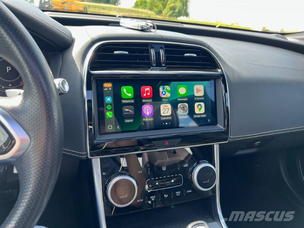 Jaguar XE 20MY SE R-DYN. 2.0L D 180 BVA8 Cockpit PANO Carros
