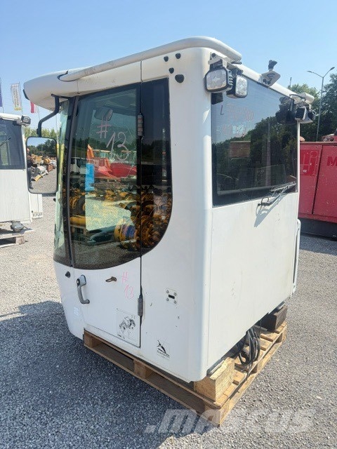 Liebherr L 580 USED CAB NO COMPUTER كابينة والداخلية