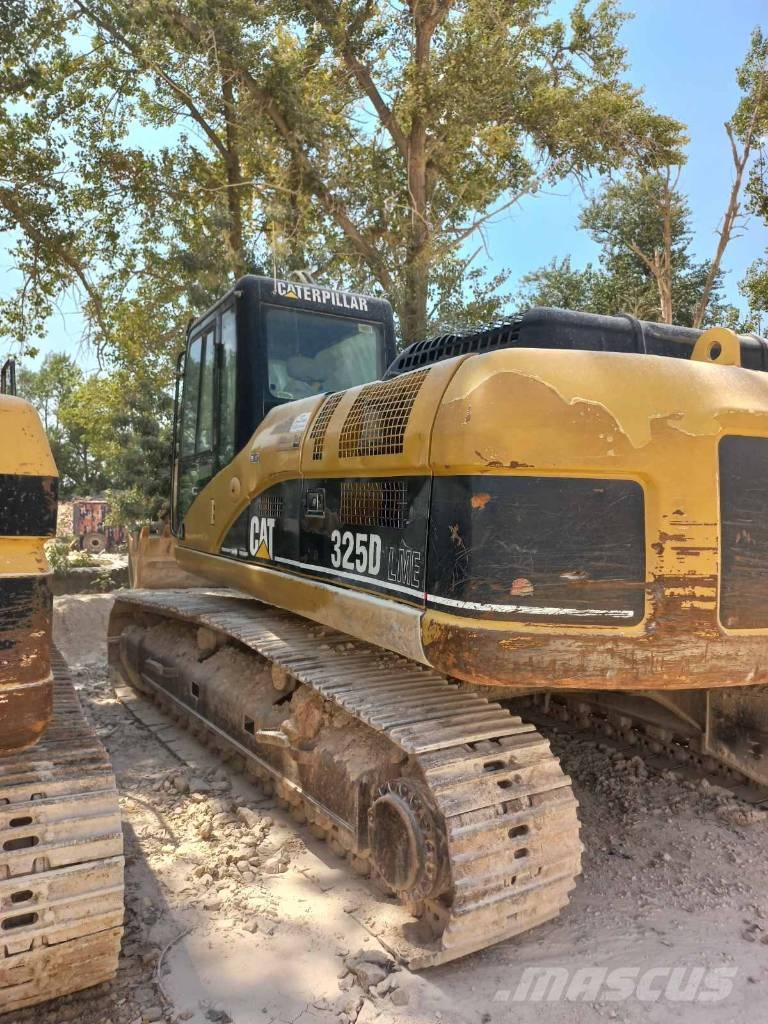 CAT 325 D L Lánctalpas kotrók