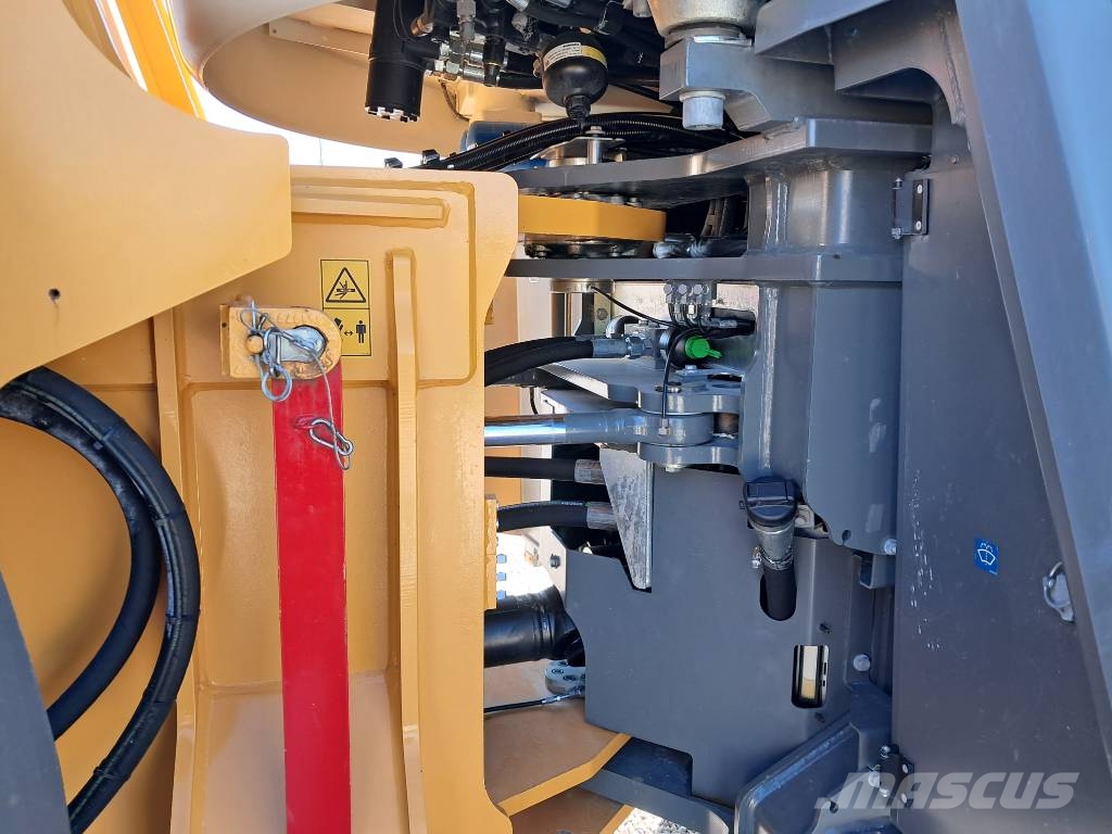 Liebherr L 566 X-Power L 576 580 586 CAT Kolesni nakladalci