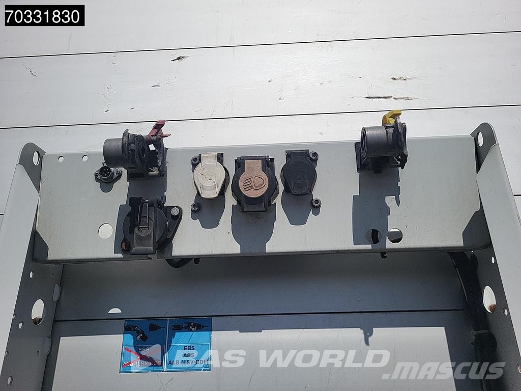 Schmitz Cargobull SCB*S3T 3 axles Sliding Roof Curtainsider semi-trailers