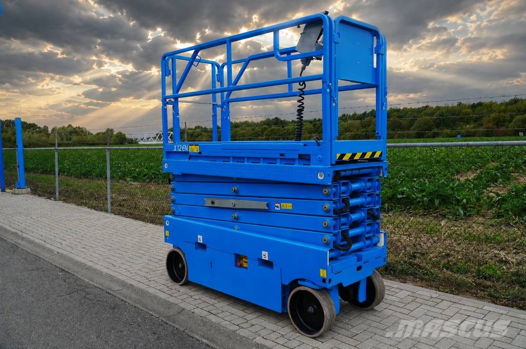 Airo X 12 EN | 2015 Šķerveida pacēlāji