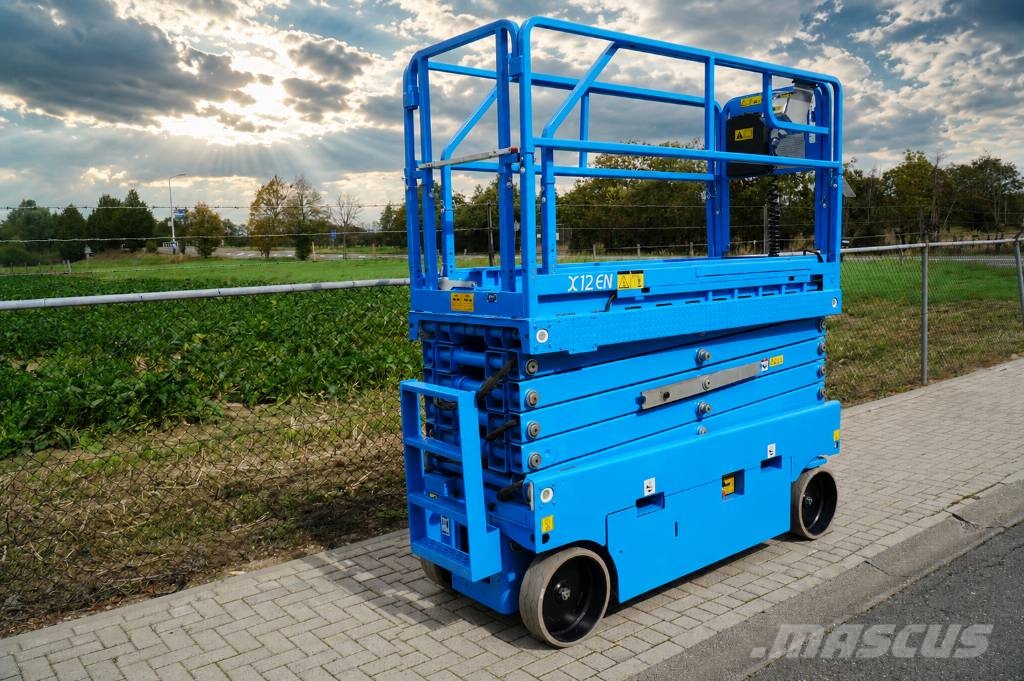 Airo X 12 EN | 2015 Šķerveida pacēlāji