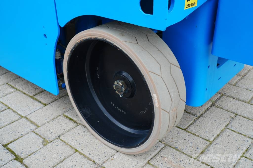 Airo X 12 EN | 2015 Šķerveida pacēlāji