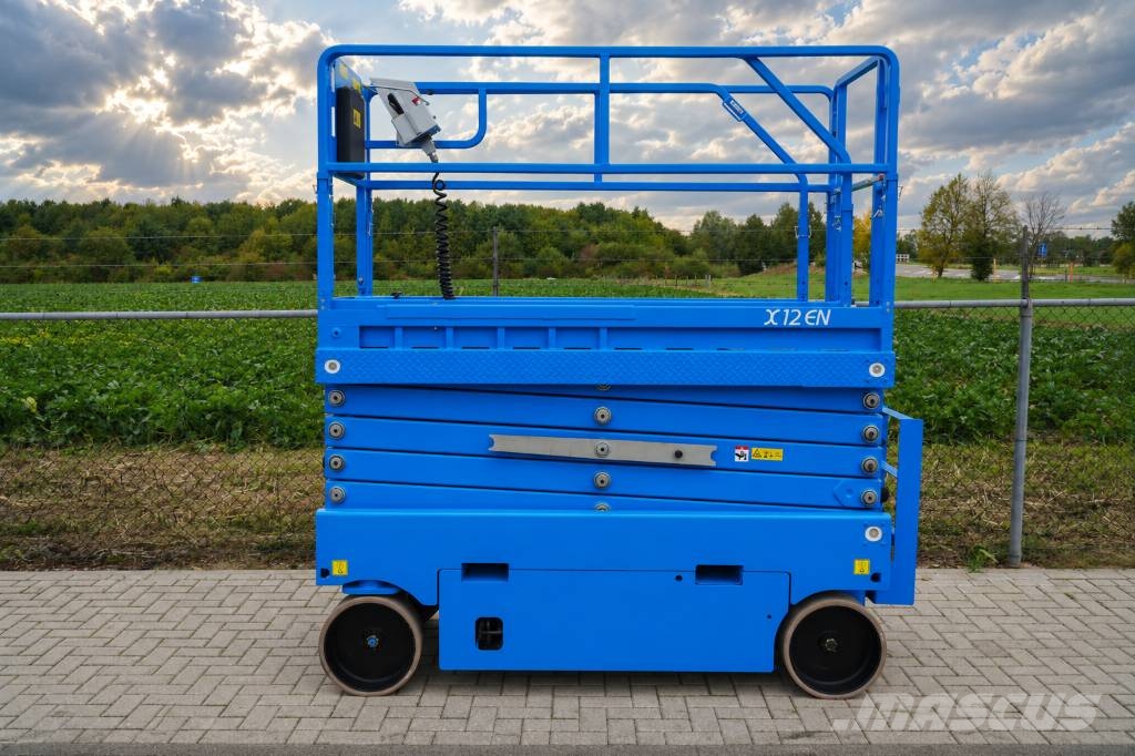 Airo X 12 EN | 2015 Šķerveida pacēlāji