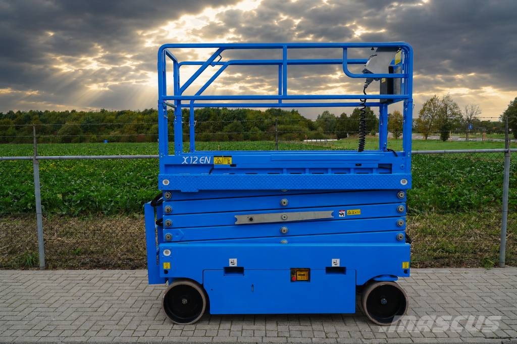 Airo X 12 EN | 2015 Šķerveida pacēlāji