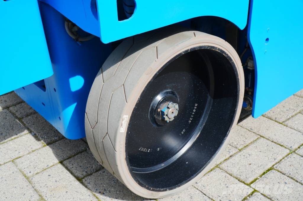 Airo X 12 EN | 2015 Šķerveida pacēlāji