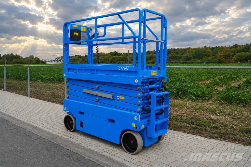 Airo X 12 EN | 2015 Šķerveida pacēlāji