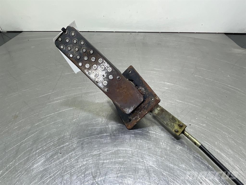 Ahlmann AZ14-4184957A-Gas pedal/Fusspedal Cabina