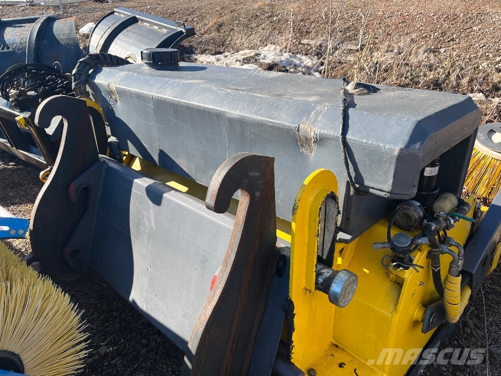 Vama Ehk/A 1600 Otros equipos para carreteras y quitanieves