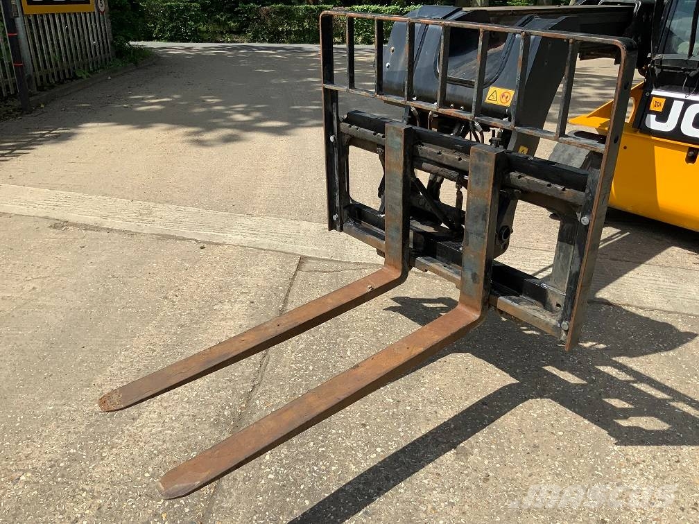 JCB TLT35-22 E Telescopic handlers