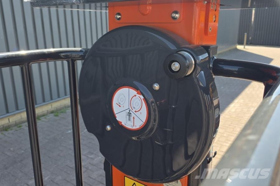 JLG ECOLIFT PUSH AROUND, 4.20m Working Height, Own Wei Kĺbové plošiny