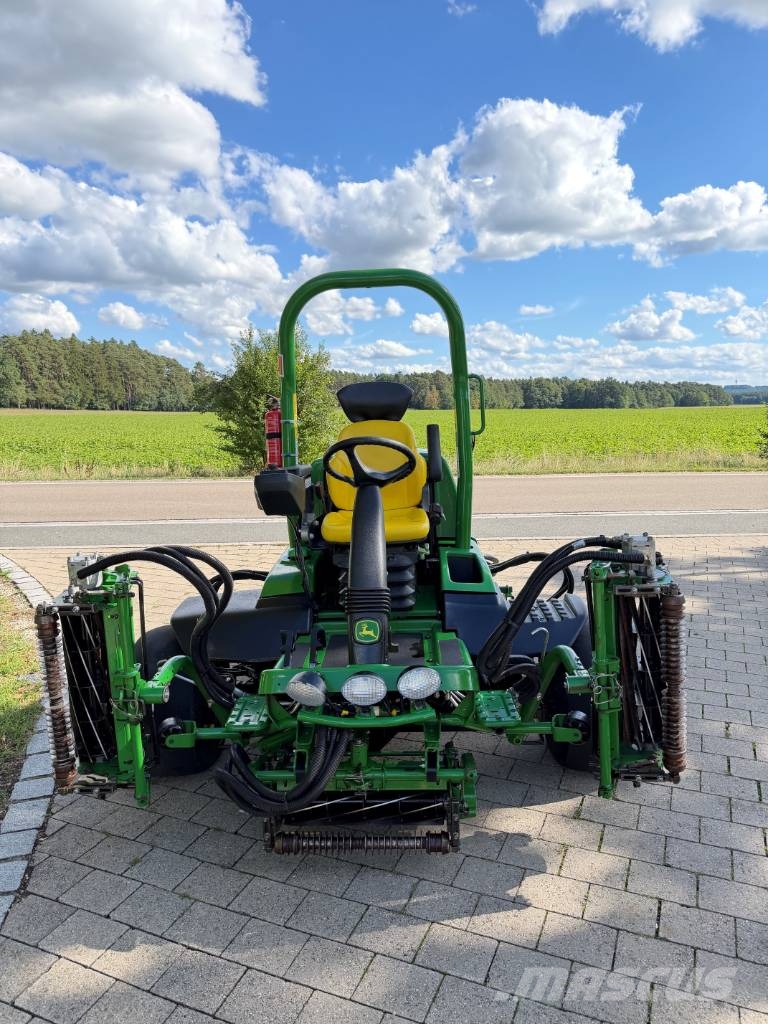 John Deere 6700 A PrecisionCut Tosaerba per il fairway