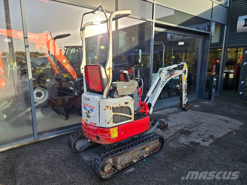 Takeuchi TB 210 R Mini kotrók < 7t